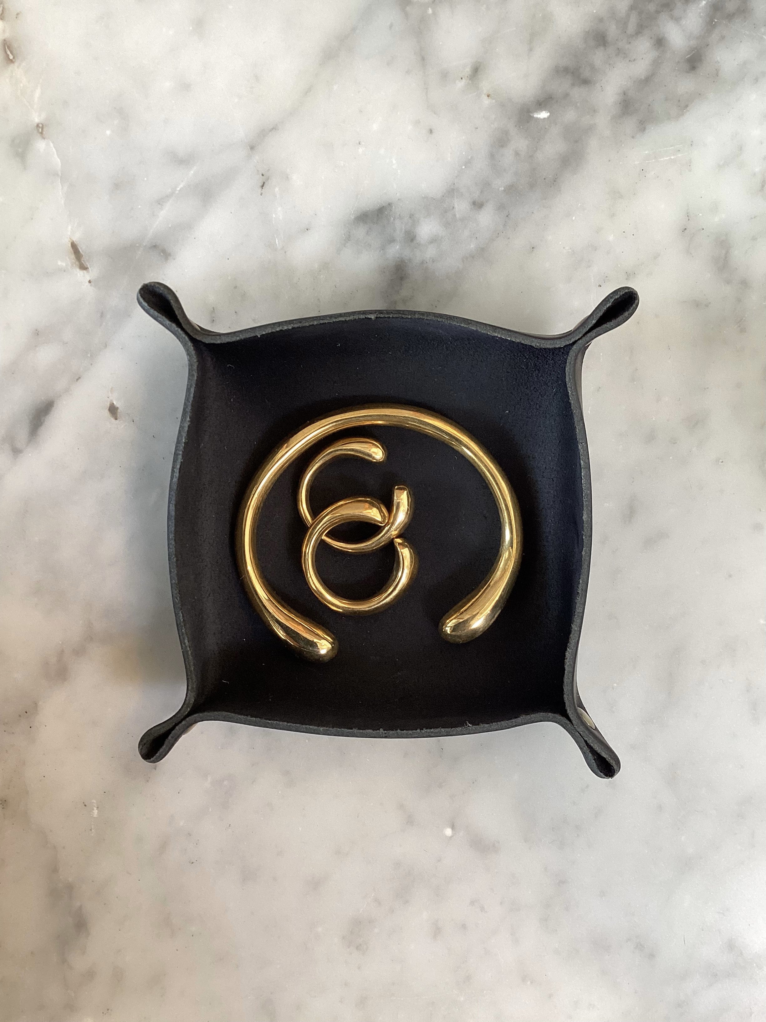 DOME BANGLE