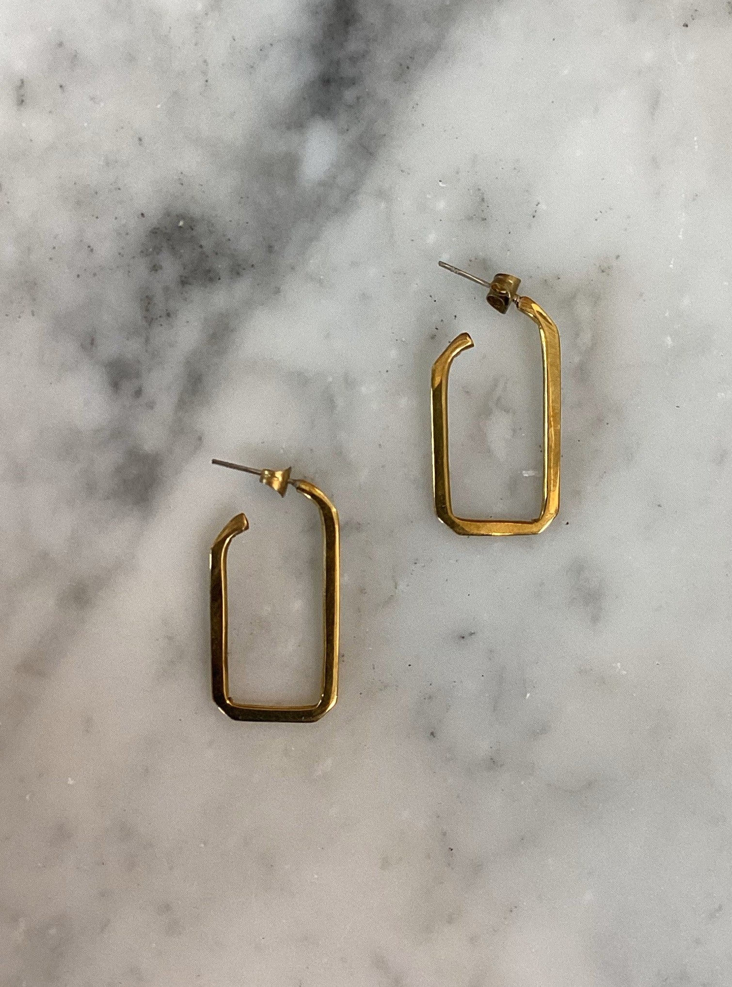 RECTANGLE HOOP EARRINGS