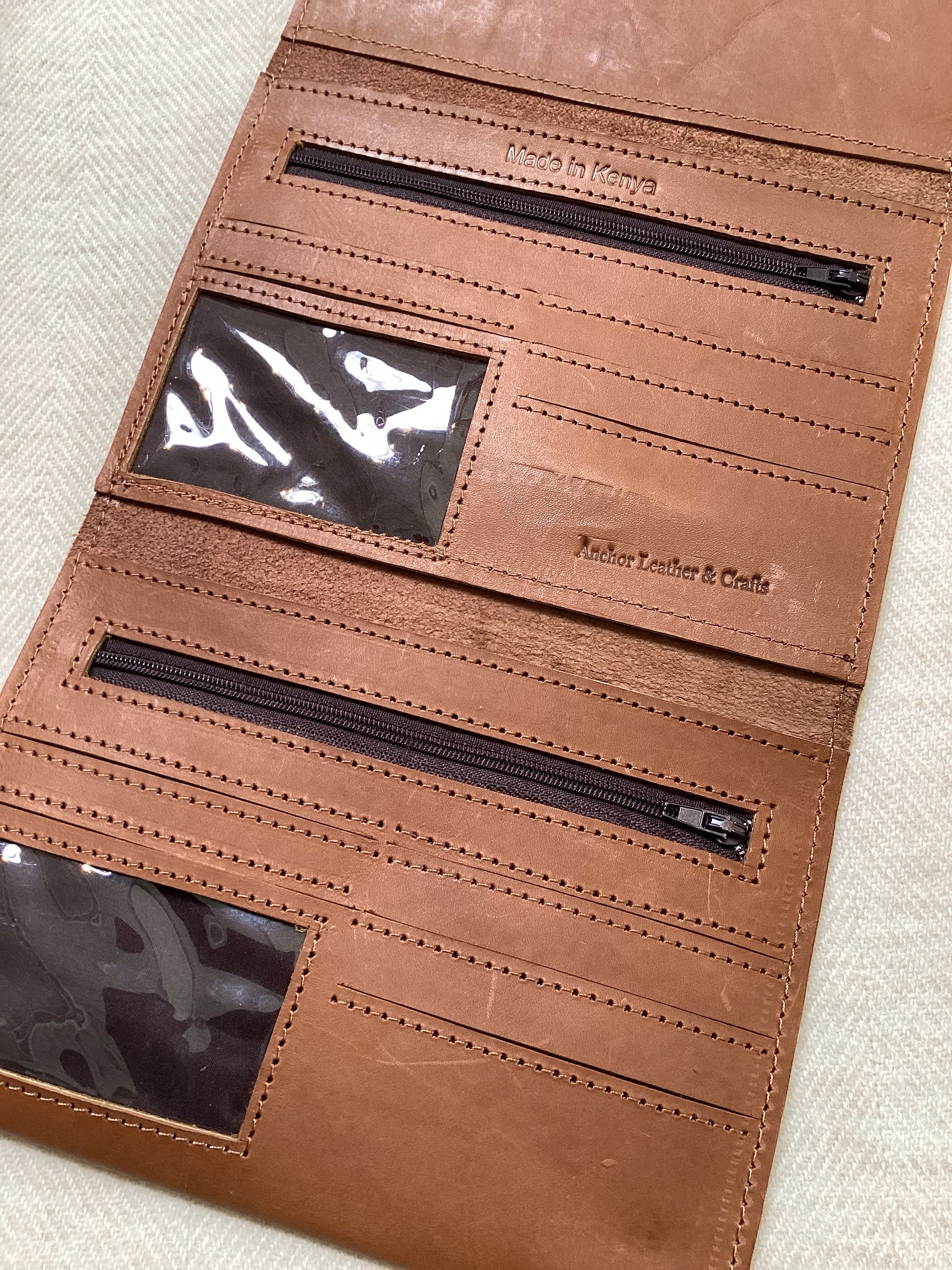ENVELOPE WALLET WITH FLAP CLOSURE