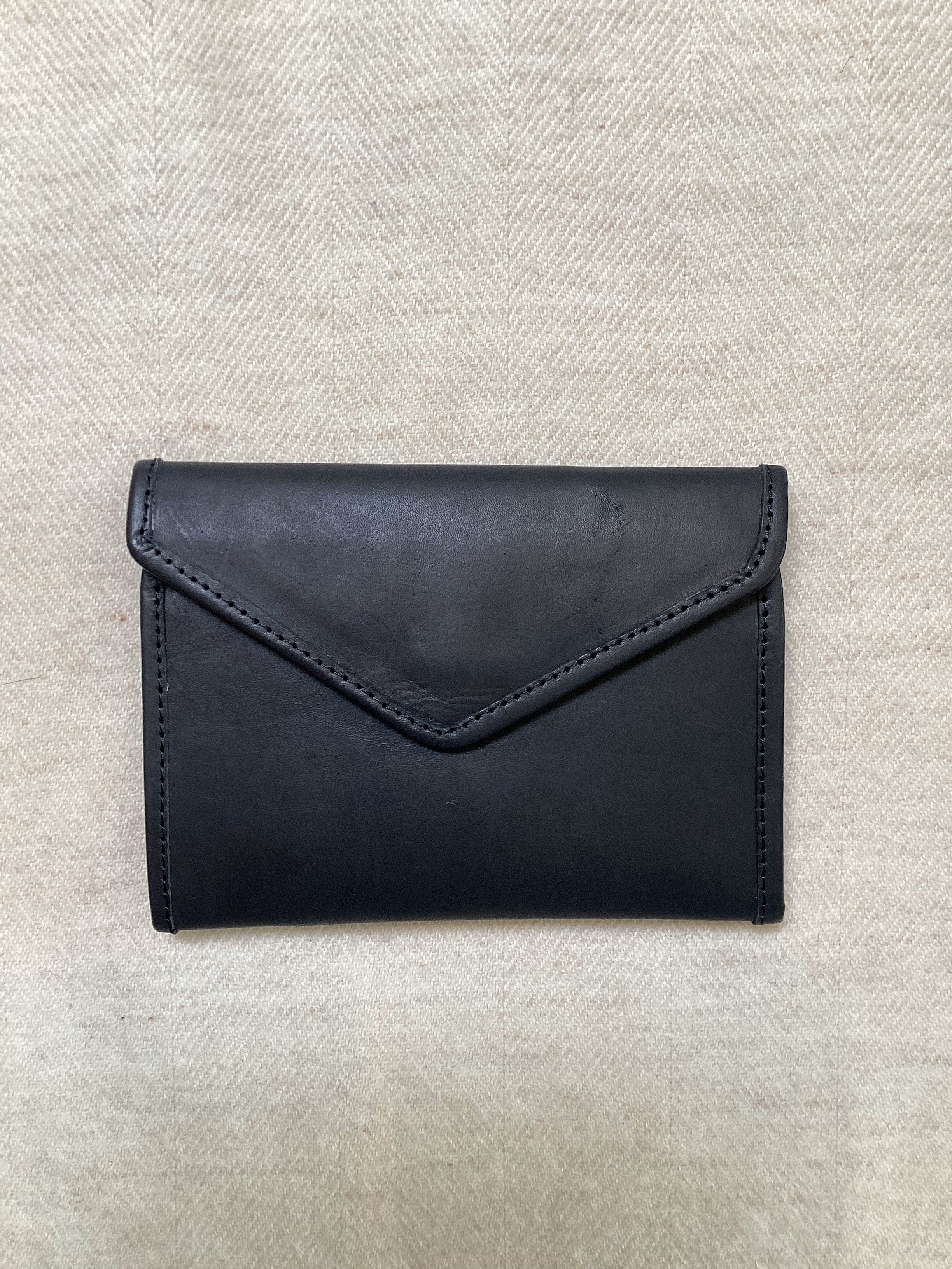 ENVELOPE WALLET WITH SNAP CLOSURE