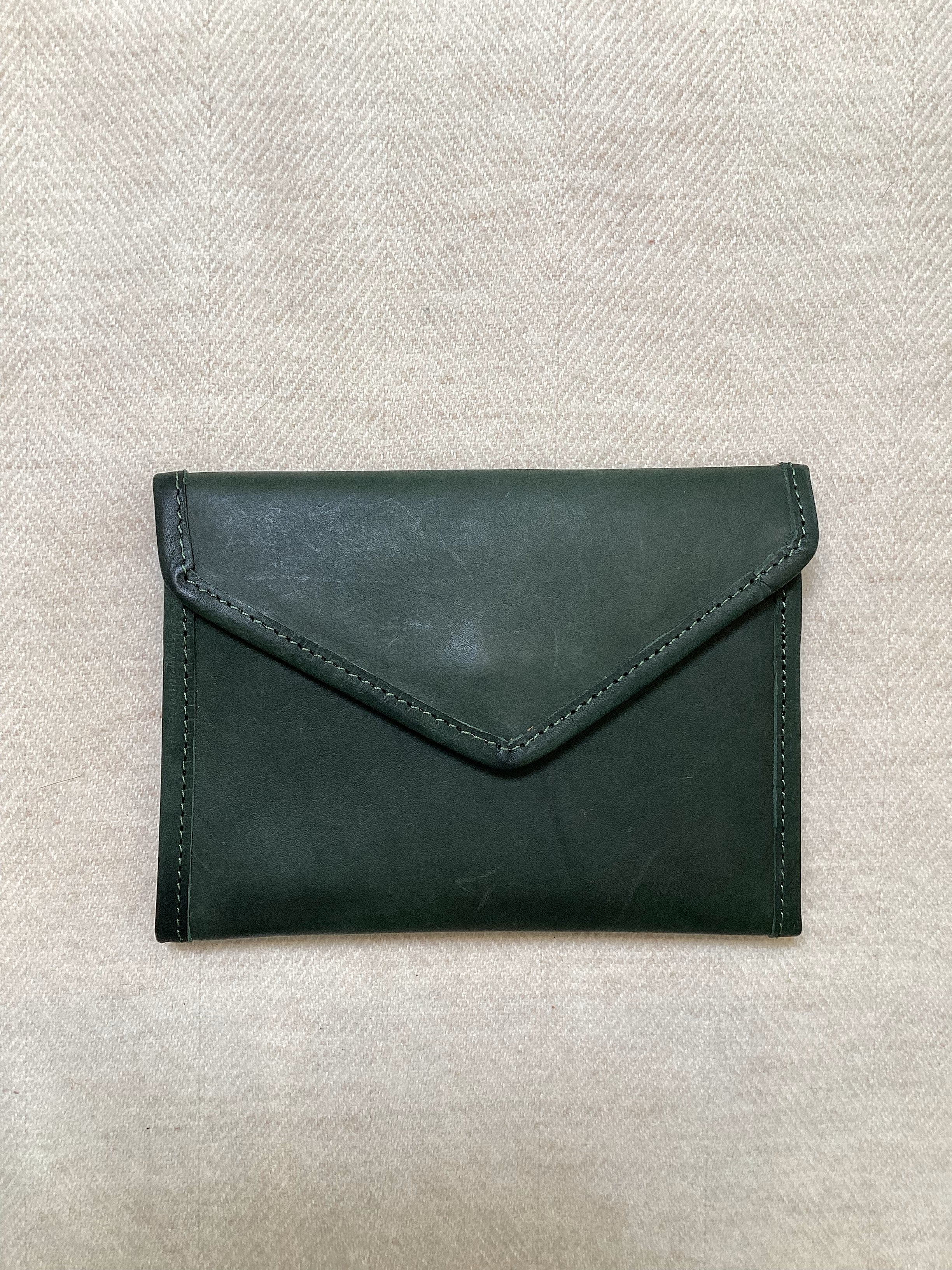ENVELOPE WALLET WITH SNAP CLOSURE