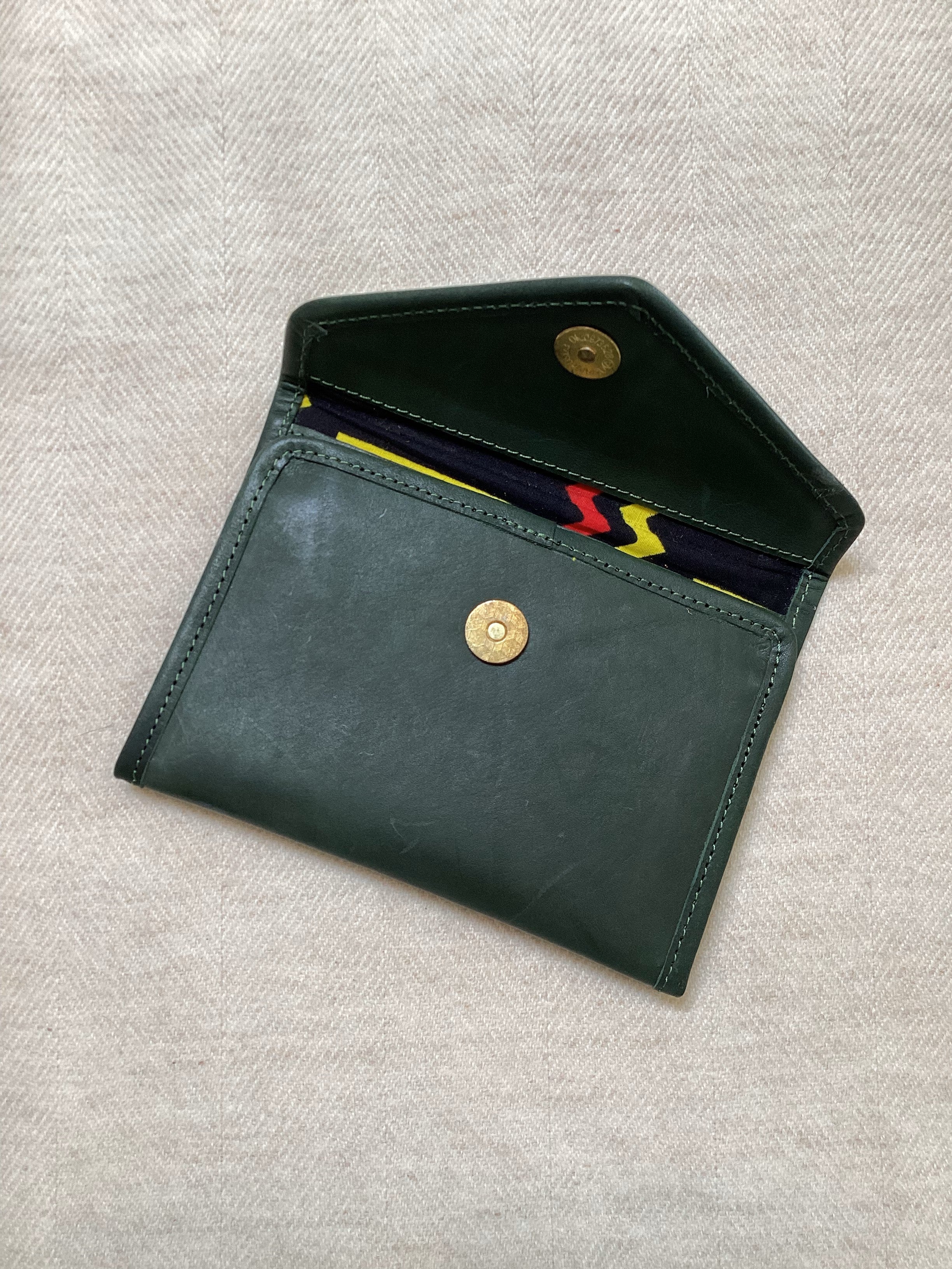 ENVELOPE WALLET WITH SNAP CLOSURE