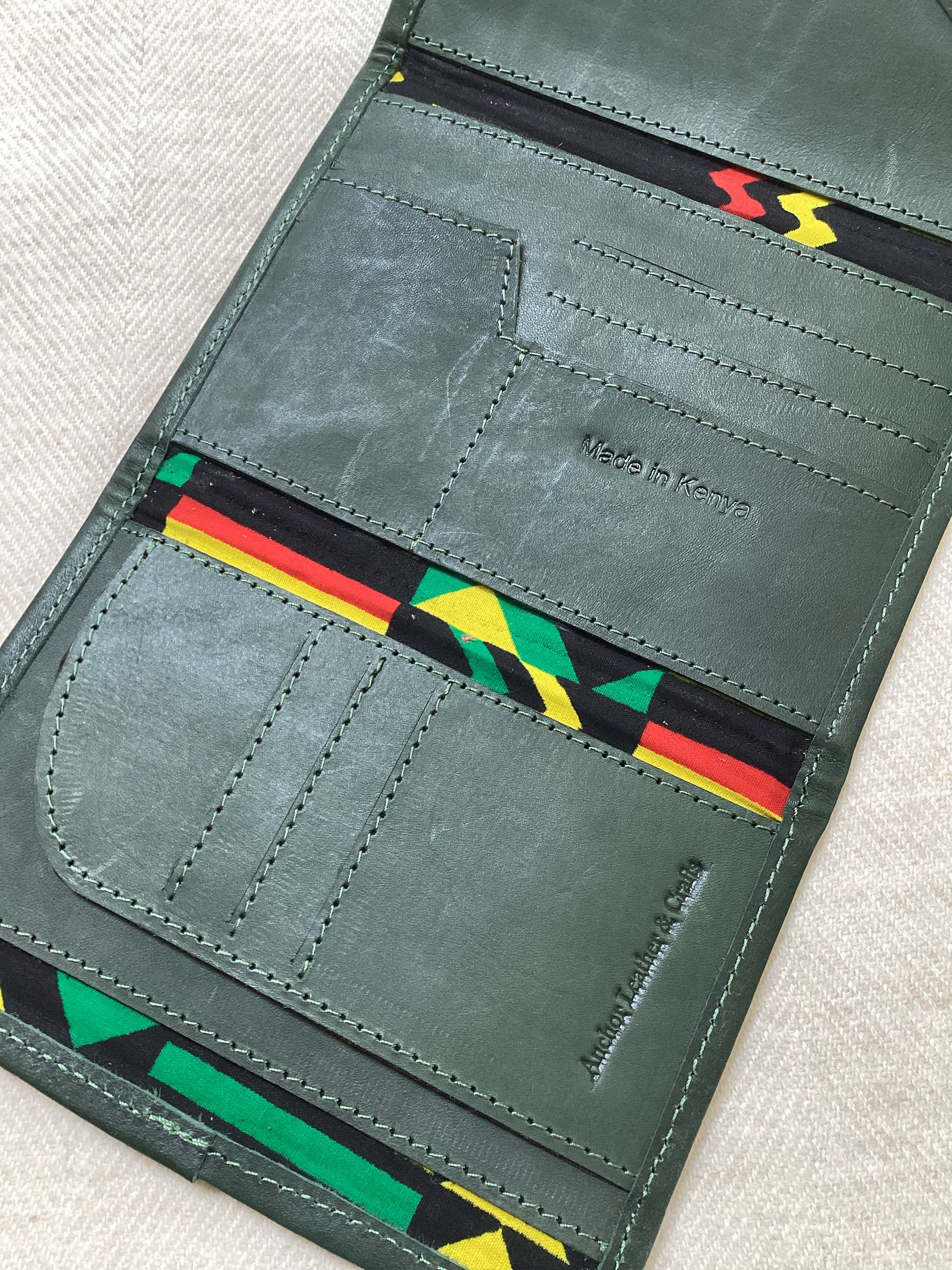 ENVELOPE WALLET WITH SNAP CLOSURE