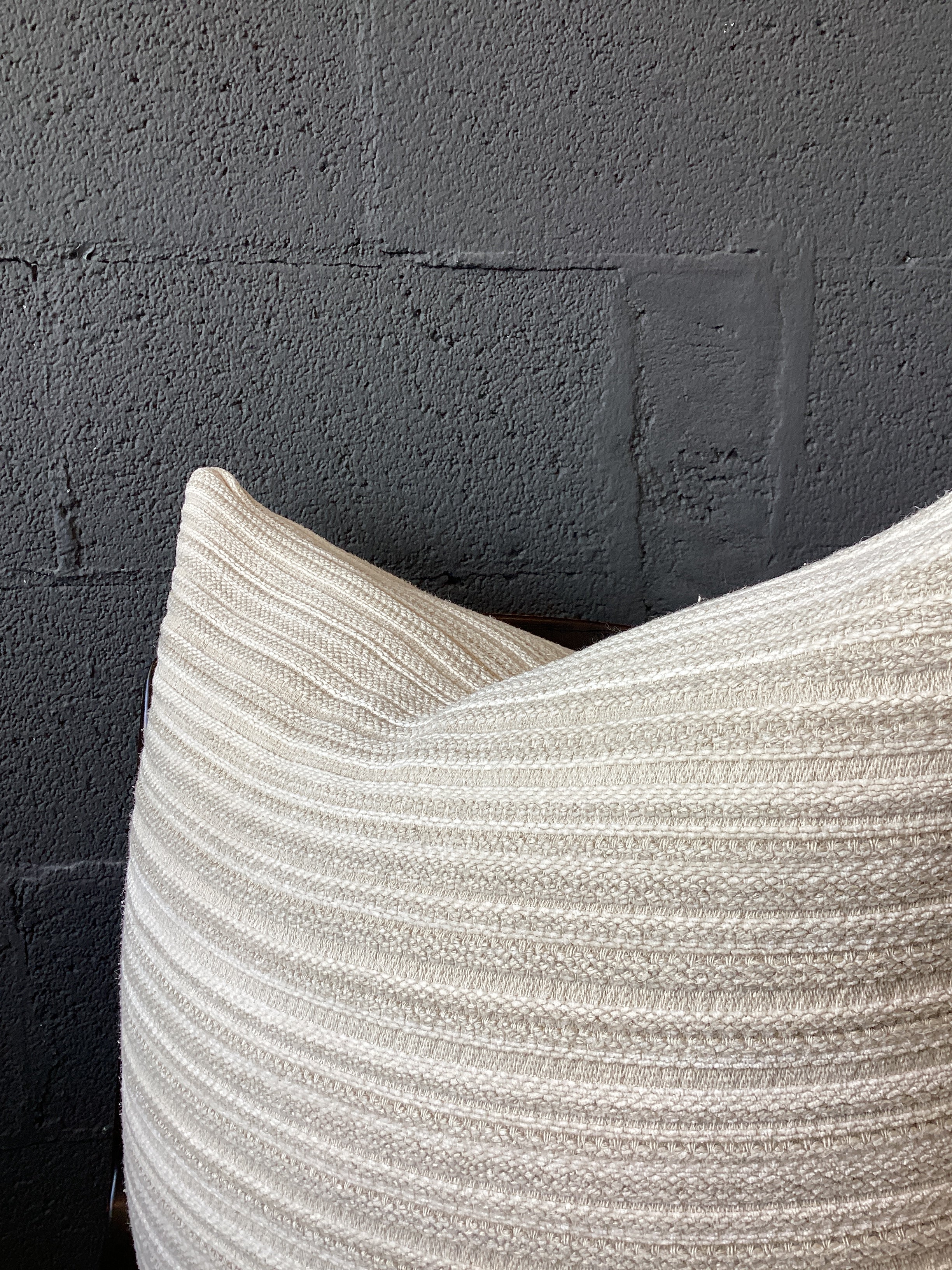 TEXTURED BEIGE PILLOW
