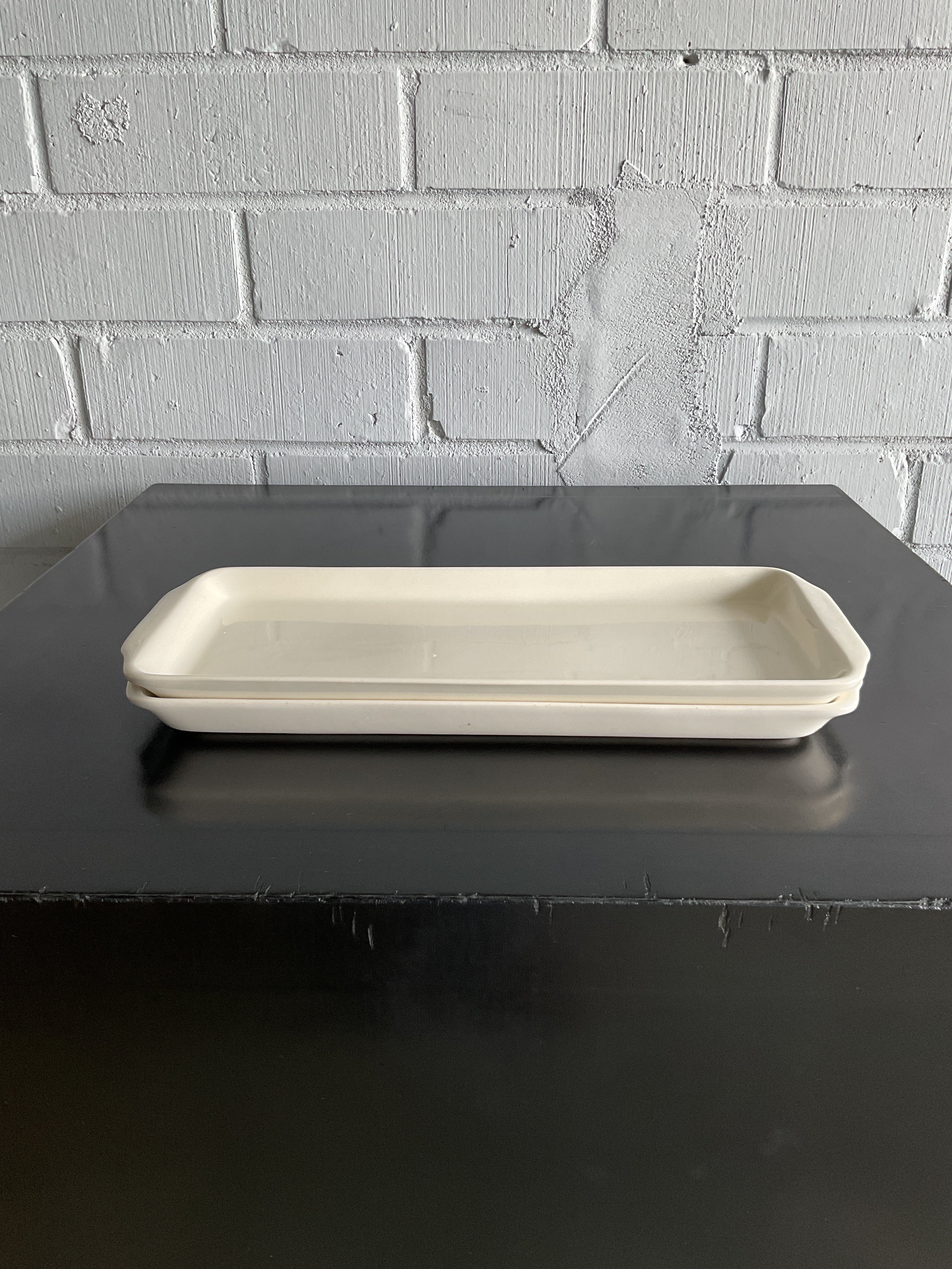 IVORY CERAMIC TRAY