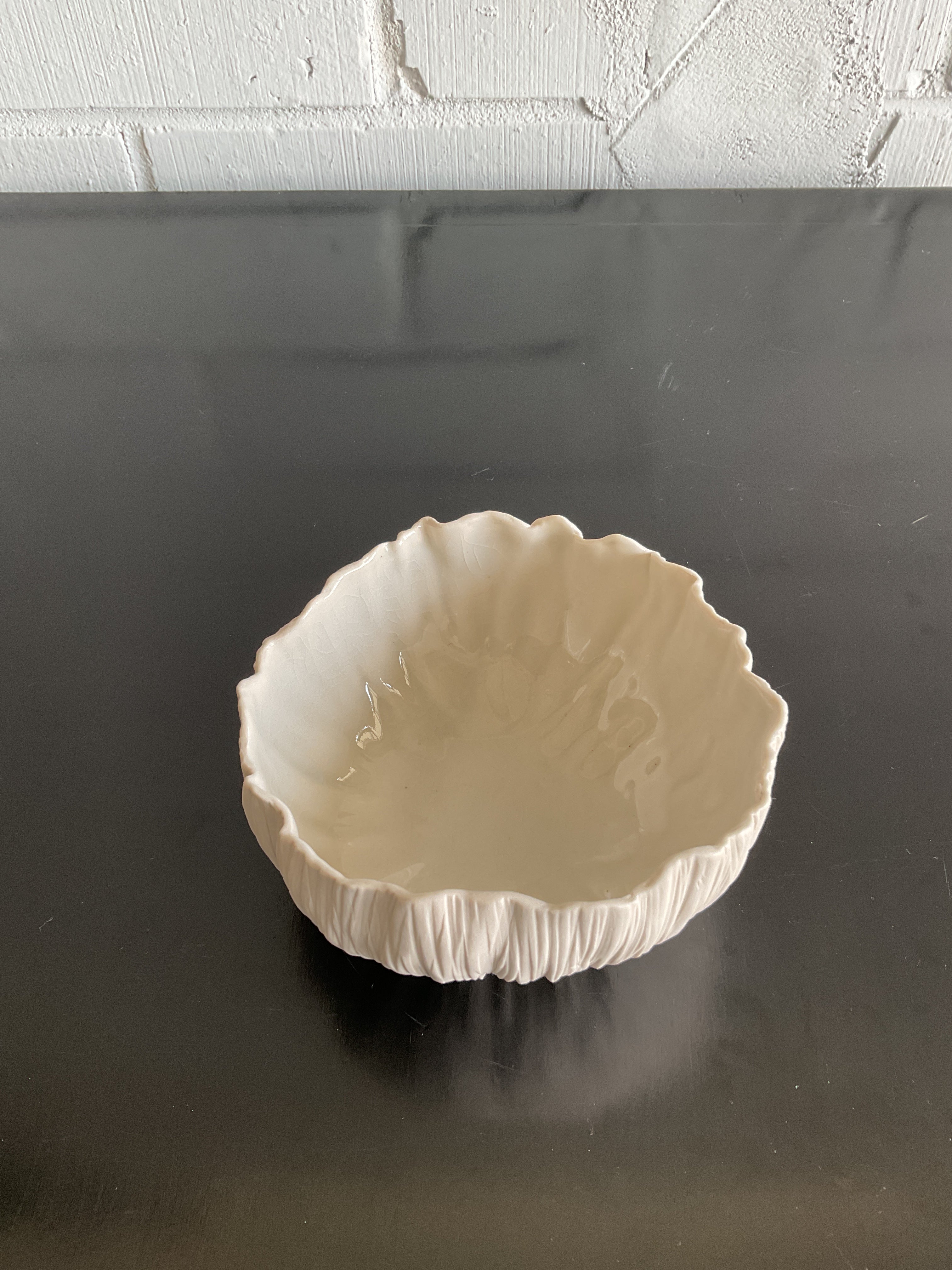 PORCELAIN PINCH POT BOWL