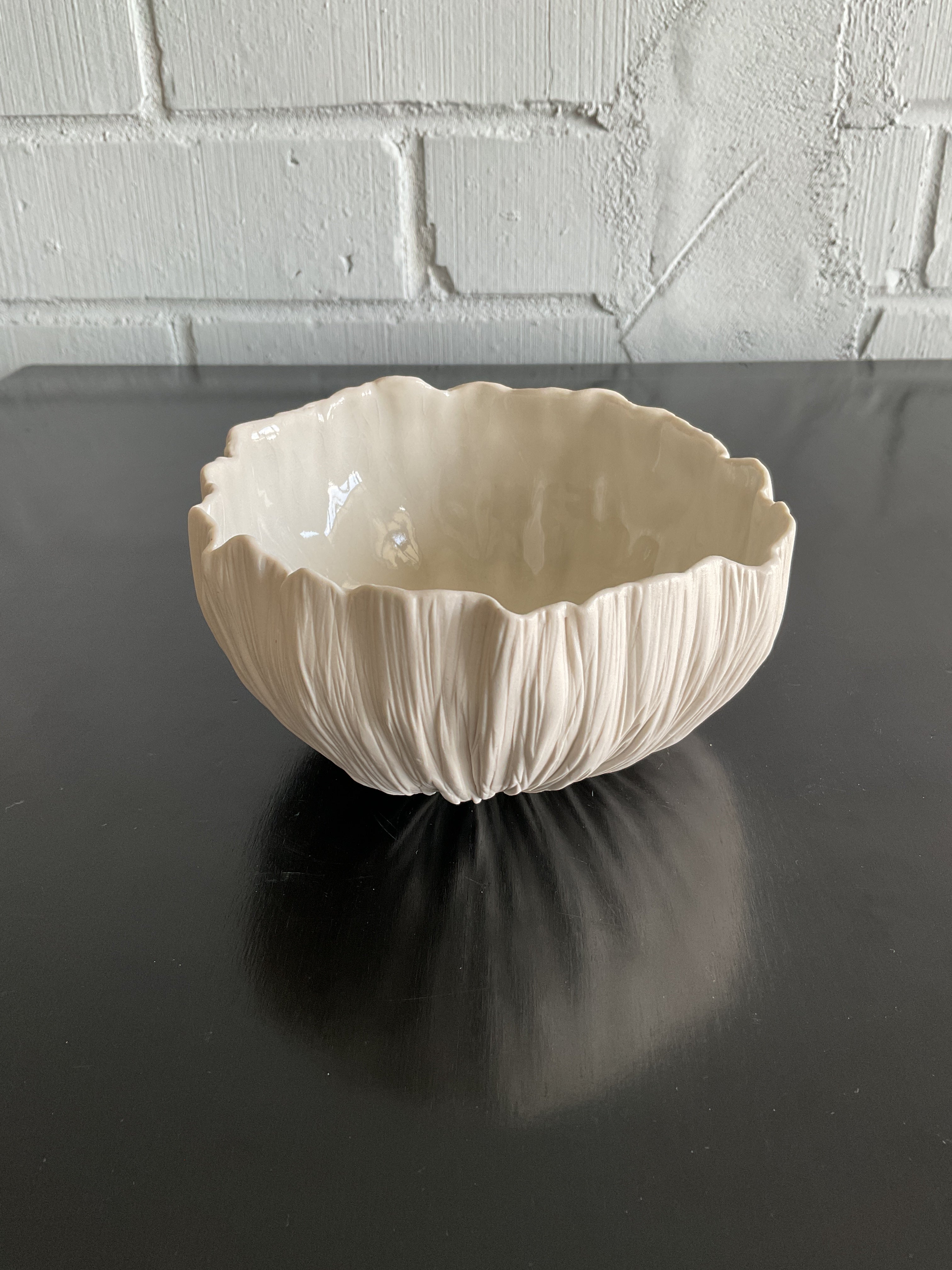 PORCELAIN PINCH POT BOWL