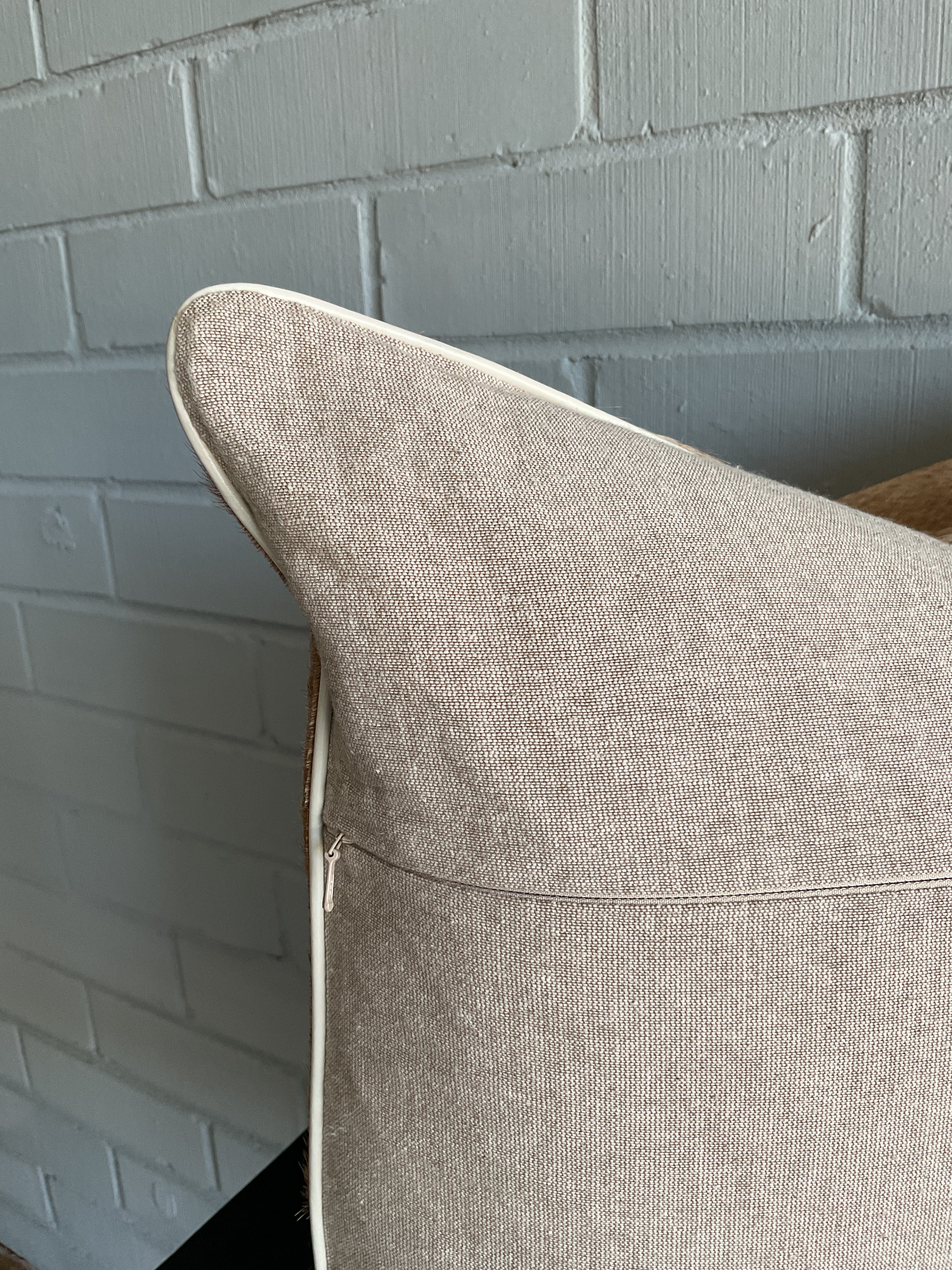 BOULDER HAIR ON HIDE PILLOW