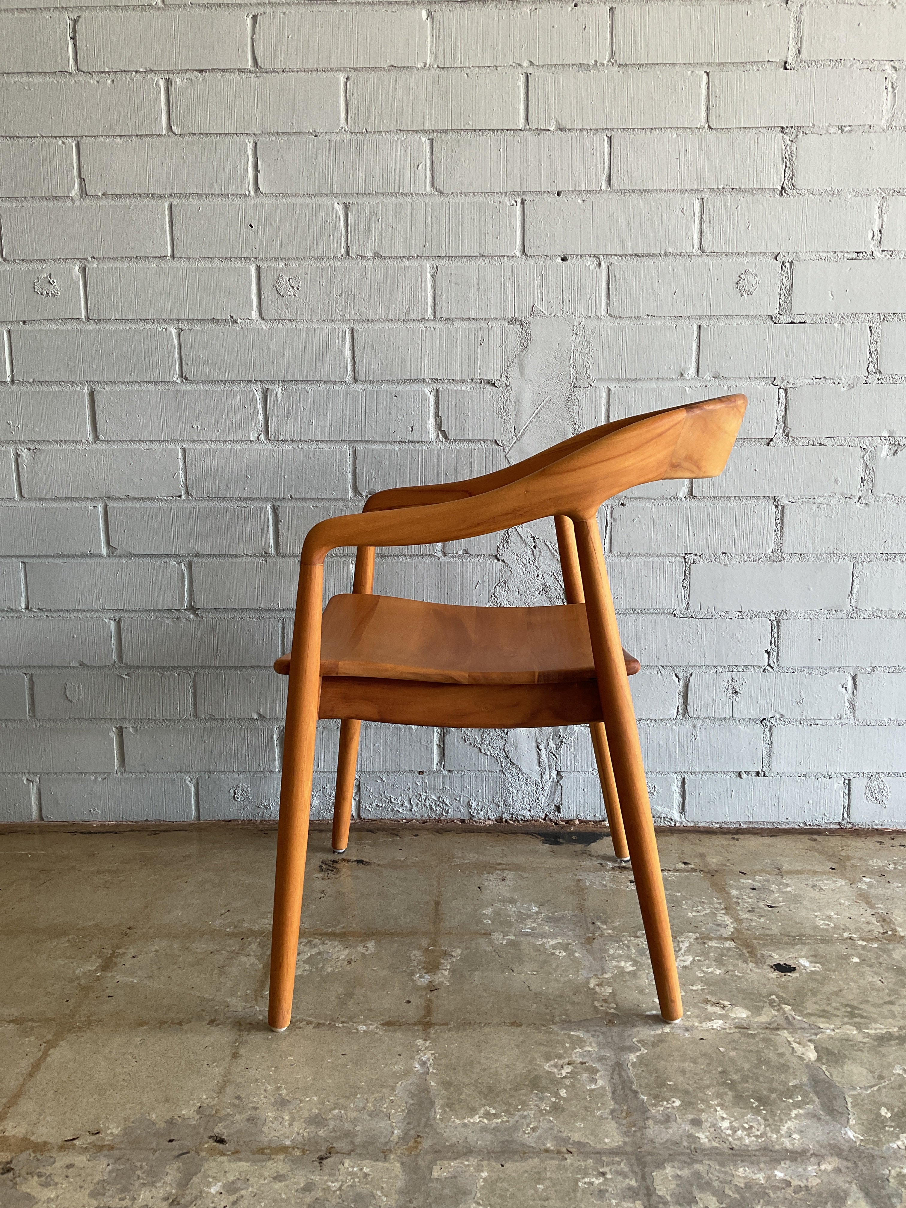 THEODORE ARMCHAIR