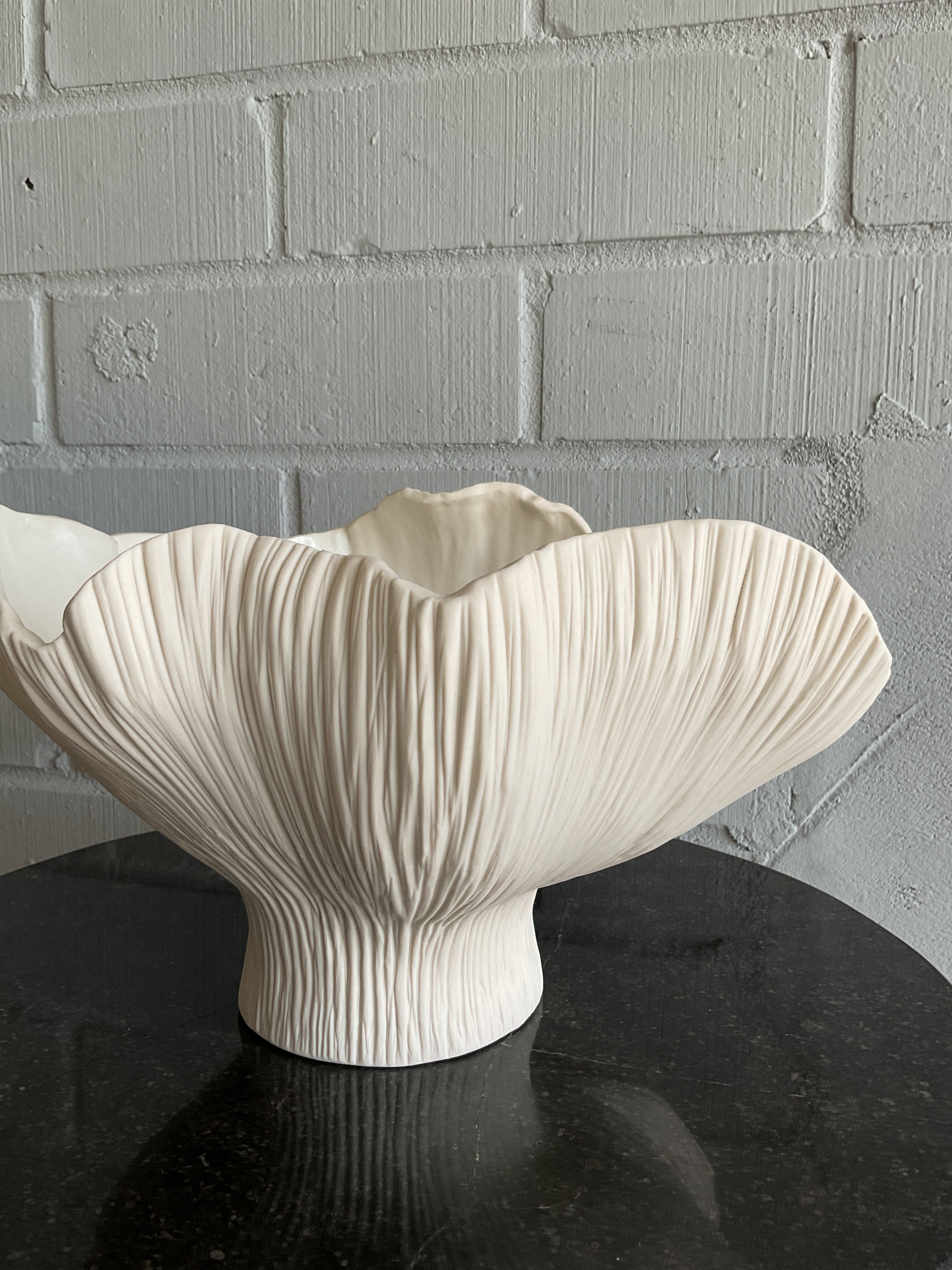 PORCELAIN PEDESTAL BOWL