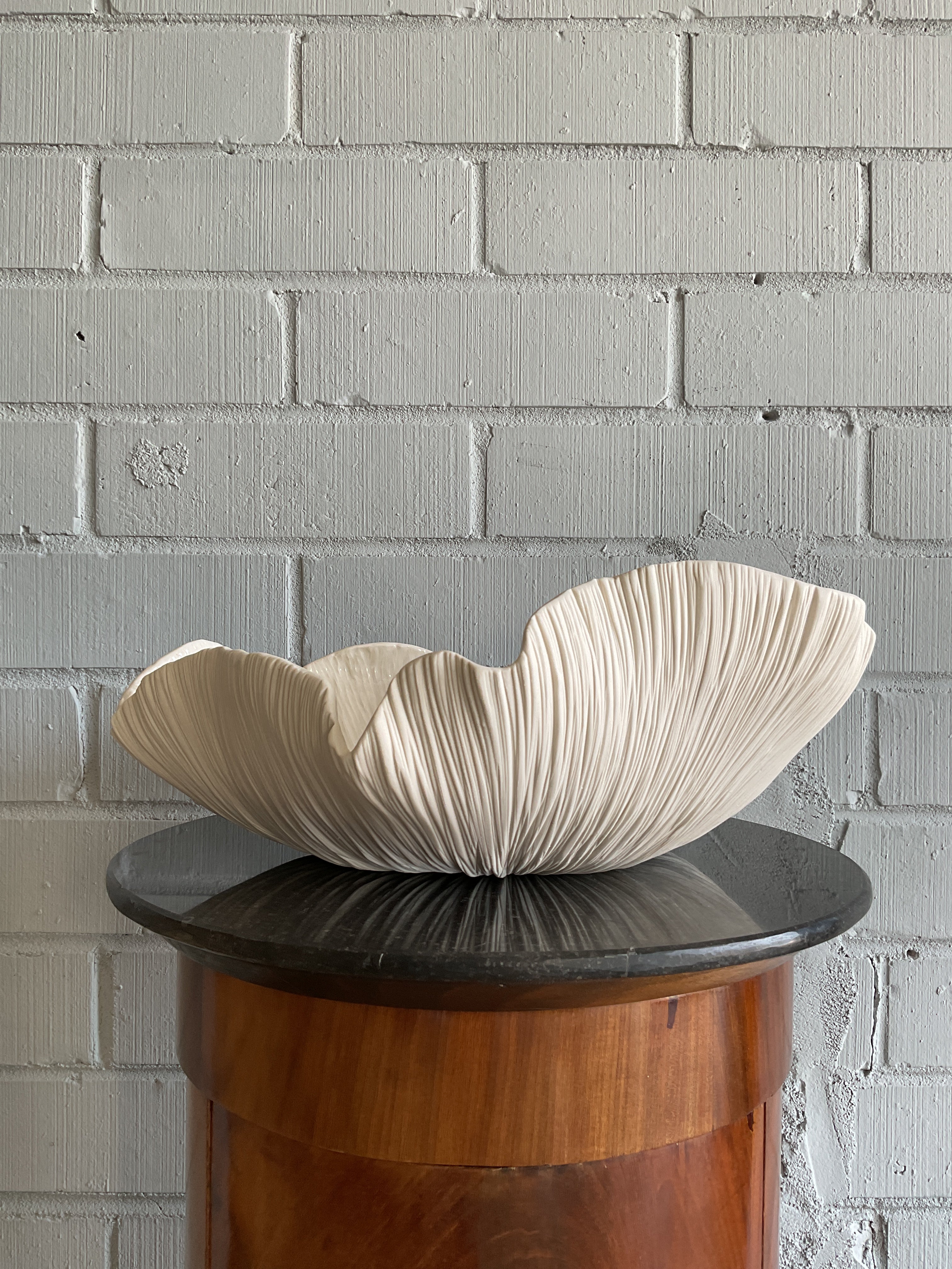 PORCELAIN DECORATIVE BOWL