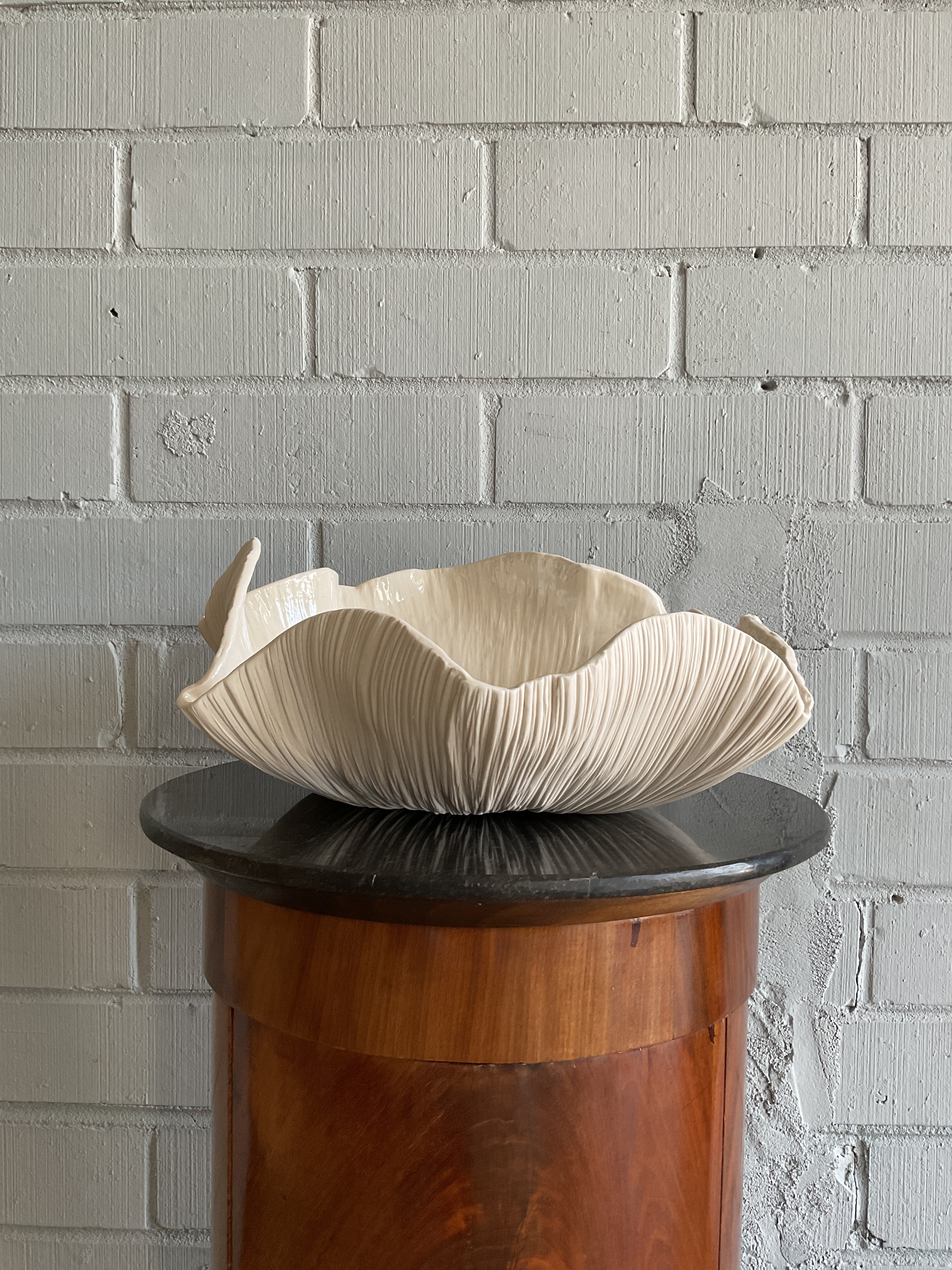 PORCELAIN DECORATIVE BOWL