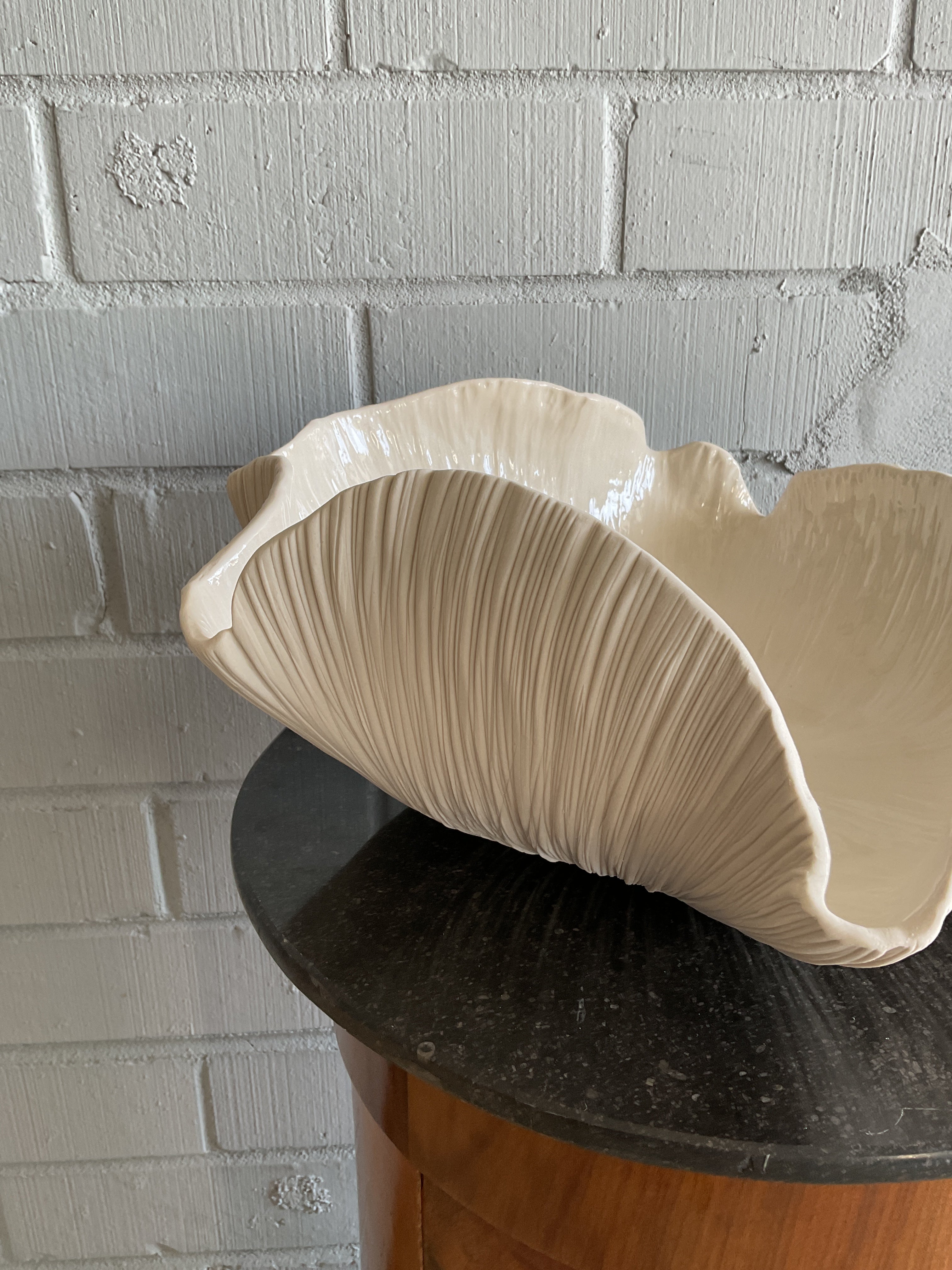 PORCELAIN DECORATIVE BOWL