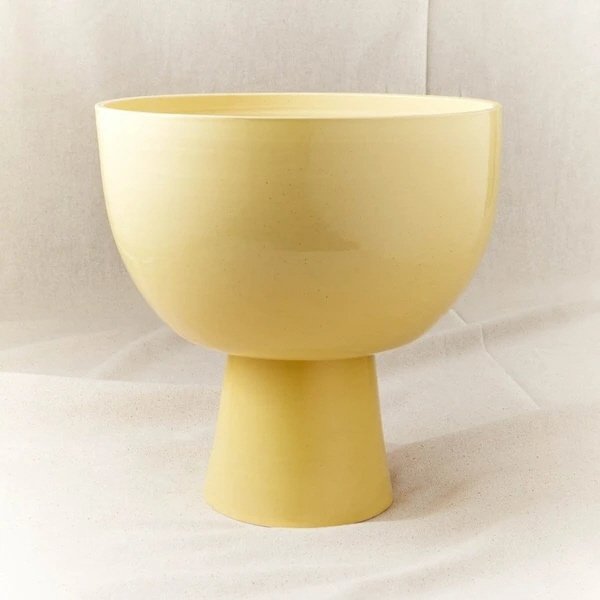 CERAMIC FOOTED BOWL