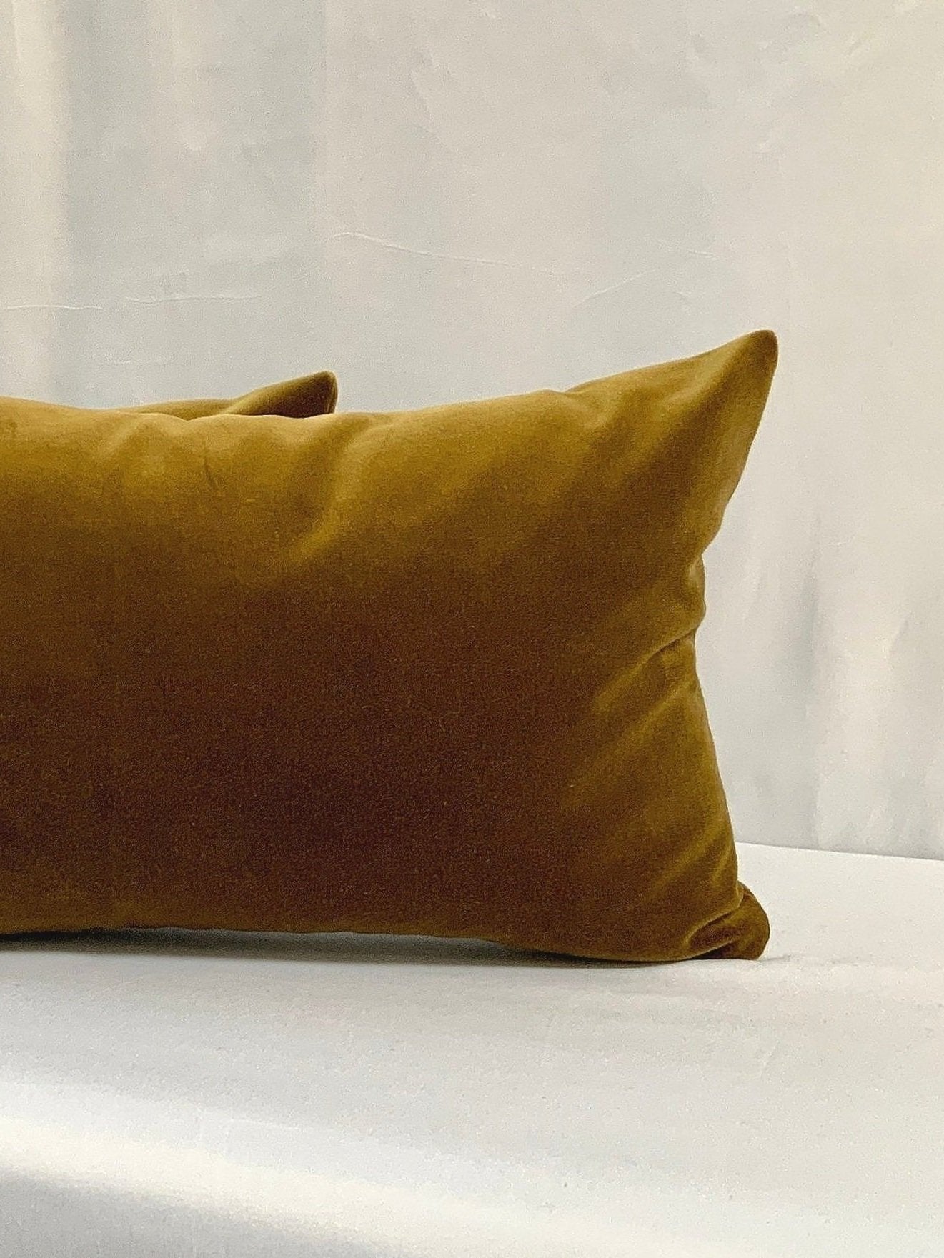 OLIVE VELVET LUMBAR PILLOW