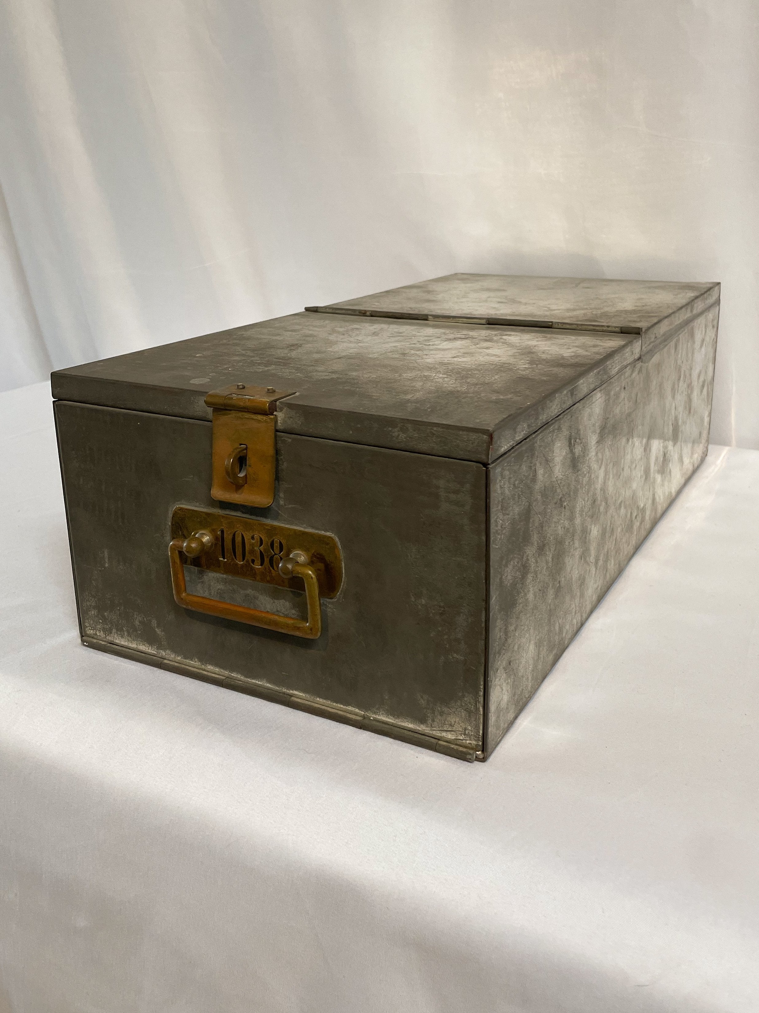 VINTAGE BANKER BOX