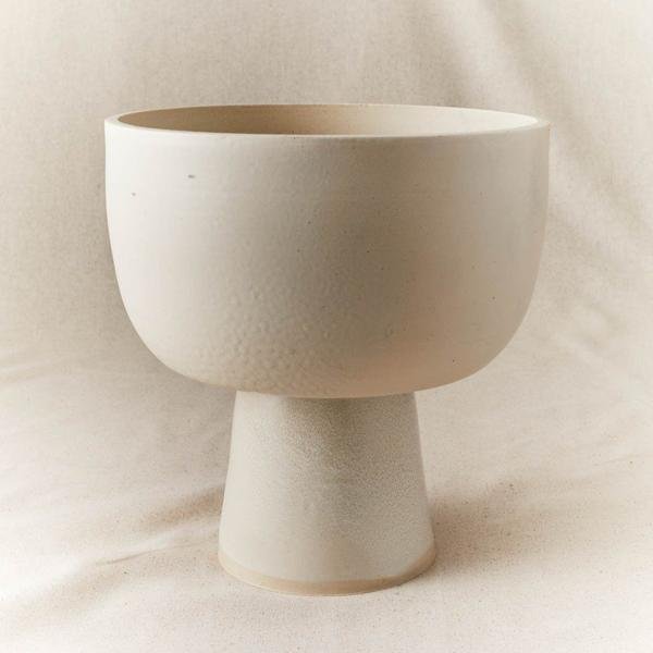 CERAMIC FOOTED BOWL