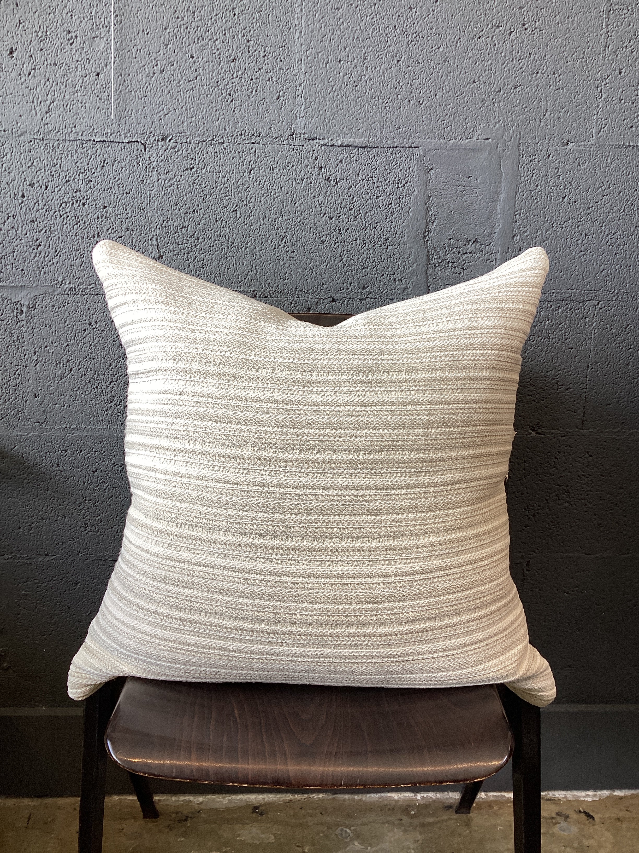 TEXTURED BEIGE PILLOW