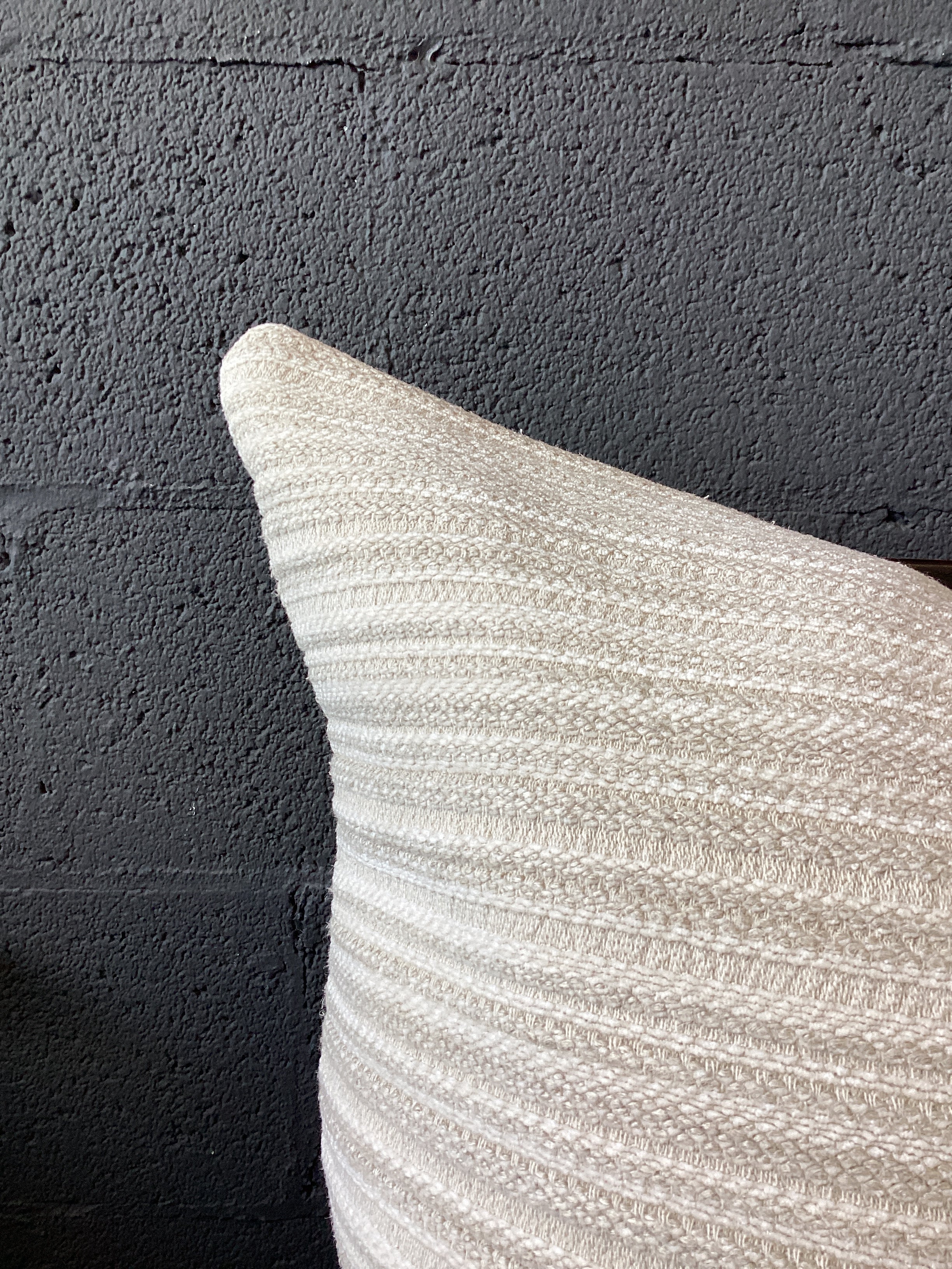 TEXTURED BEIGE PILLOW