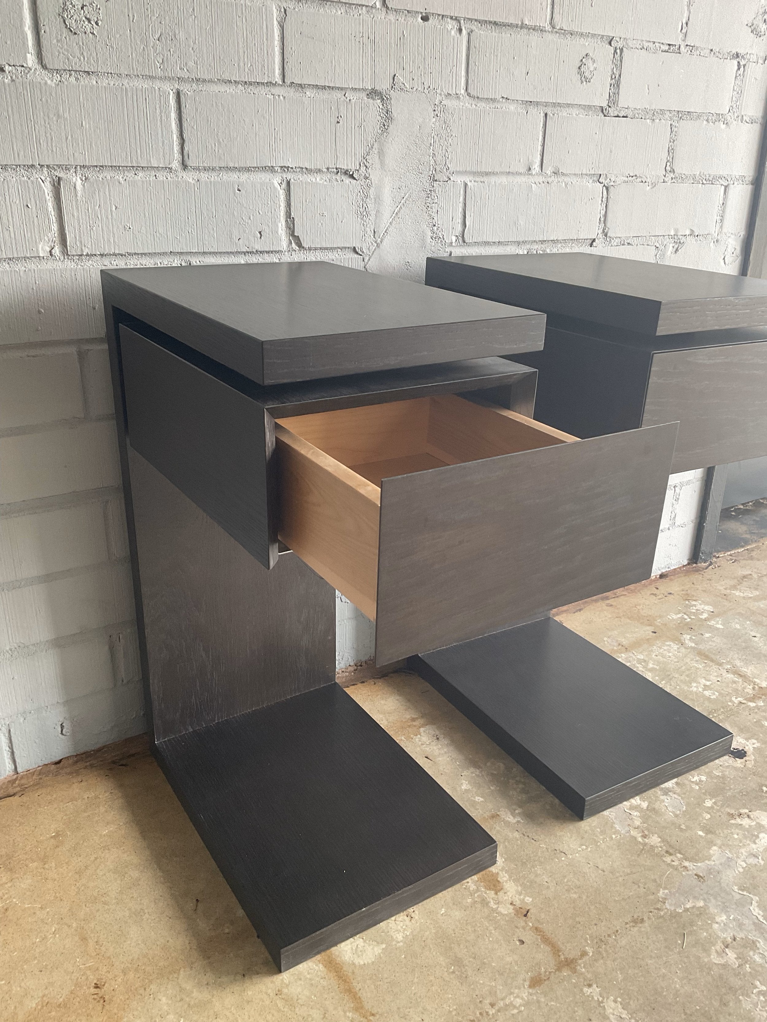 PAIR OF NIGHTSTANDS WITH DRAWERS
