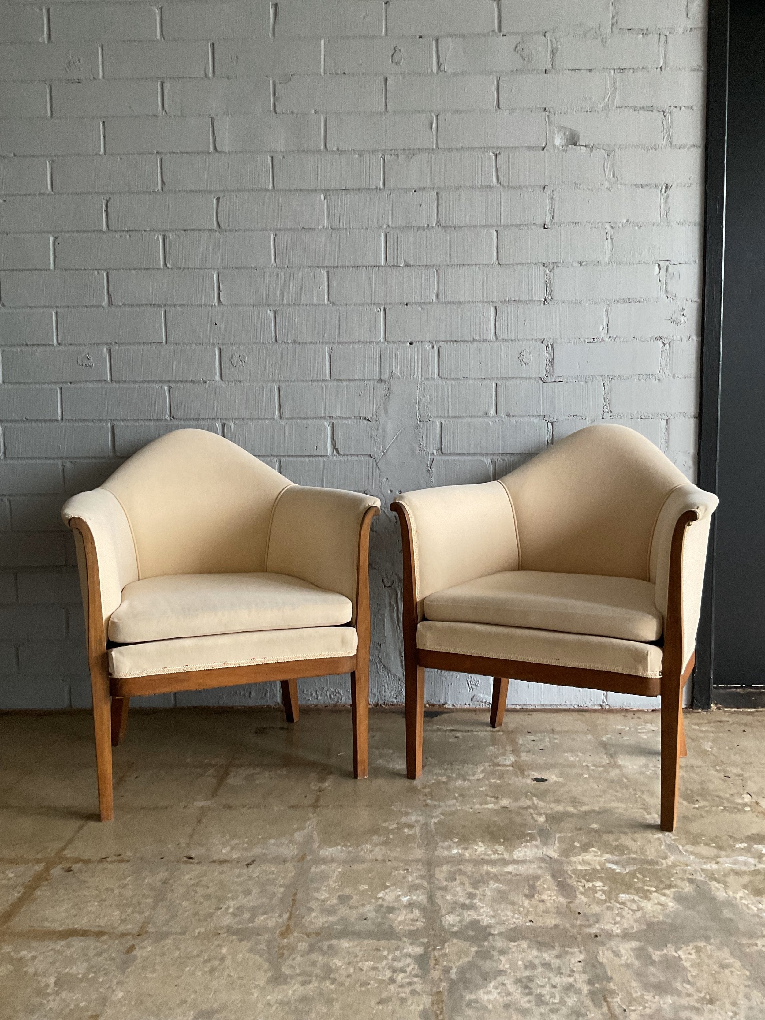 PAIR OF FRENCH CREAM UPHOLSTERED CHAIRS