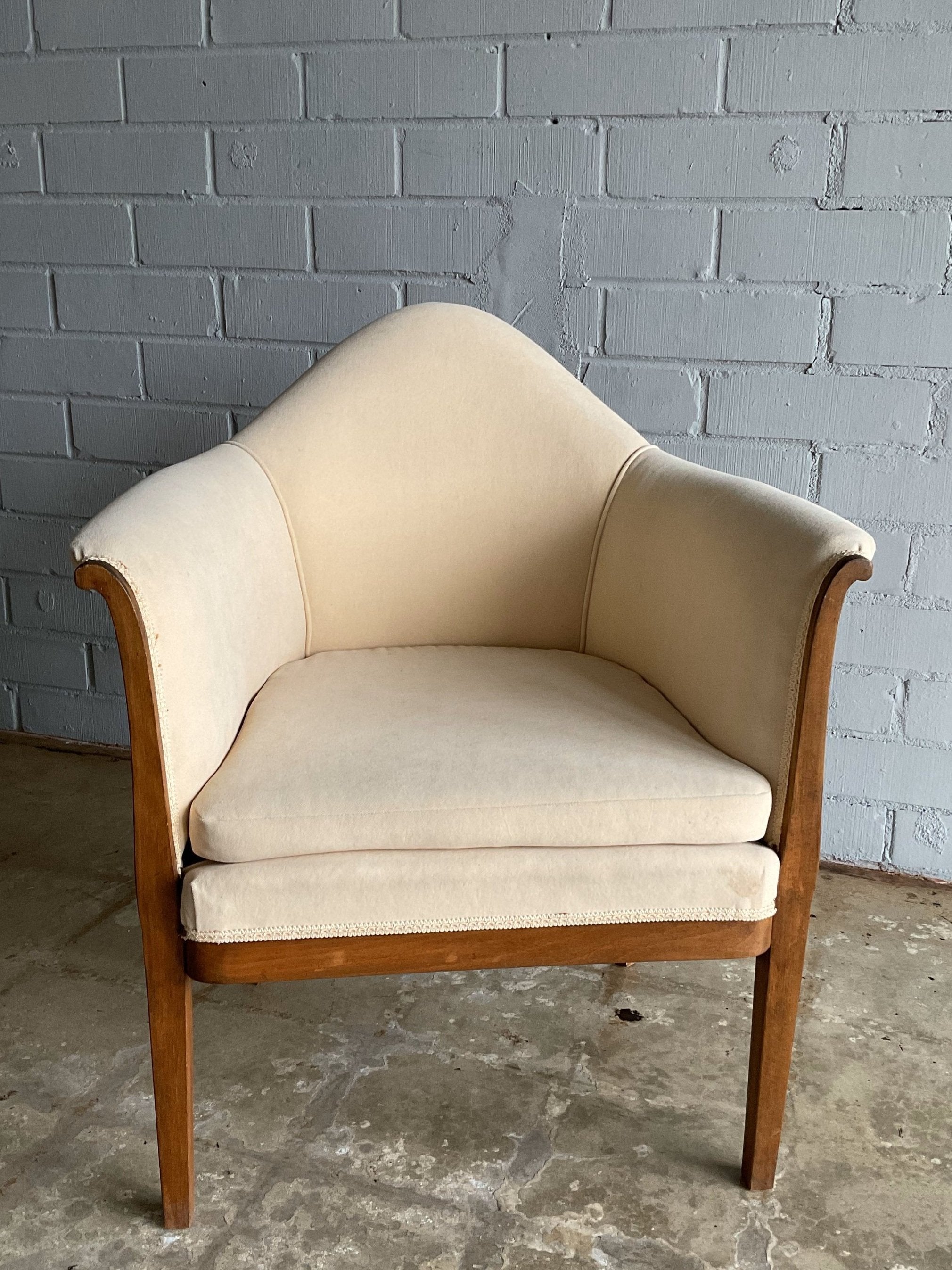 PAIR OF FRENCH CREAM UPHOLSTERED CHAIRS