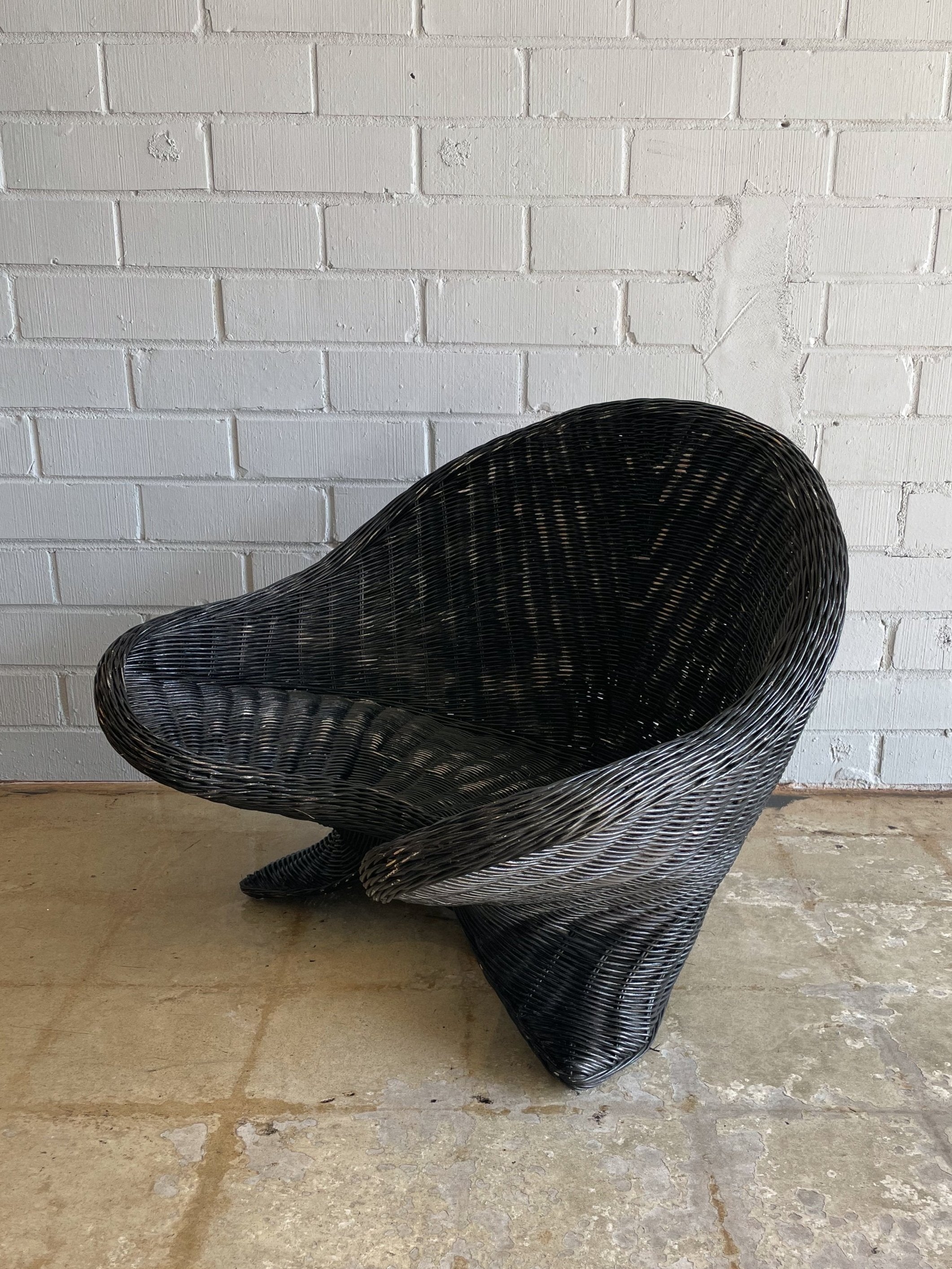 VINTAGE LOTUS CHAIR