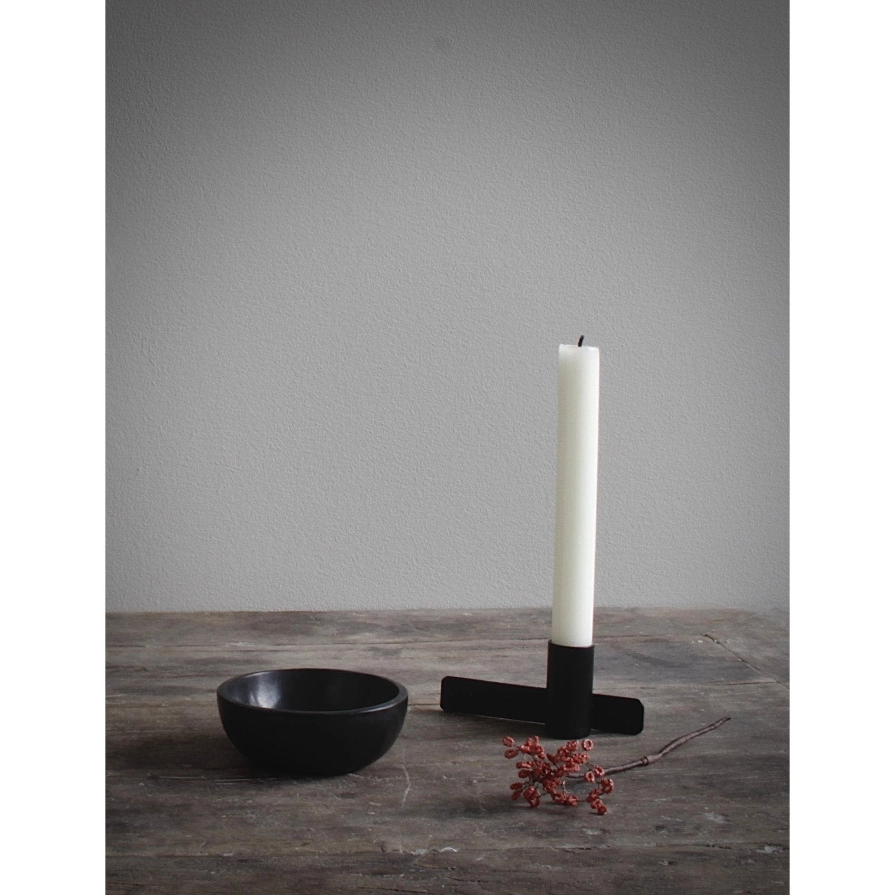 SIMPLE CANDLE HOLDER